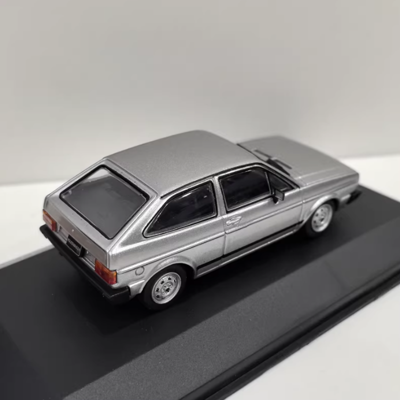 WHITEBOX 1/43 مقياس Gol BX 198 - مراجعة Vintage Collectible Cars وسعره