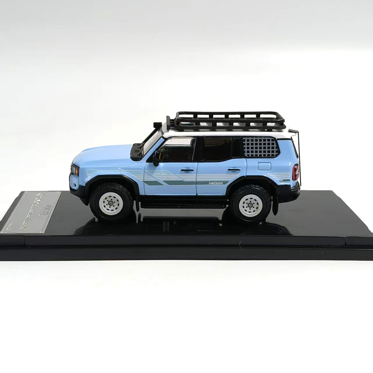 نموذج سيارة دييكاست DCM بمقياس - مراجعة Vintage Collectible Cars وسعره